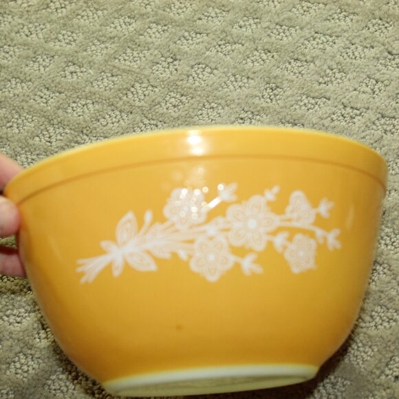 Vintage Pyrex Butterfly Gold Set of 3 Mixing Bowls 401 402 403 - Nesting Design - Picture 7 of 14